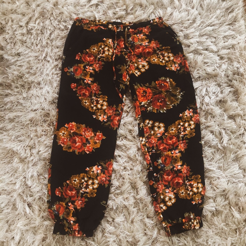 Pattern pants